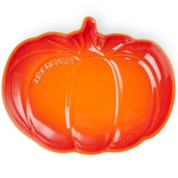 last one! Le Creuset Medium Pumpkin Dish